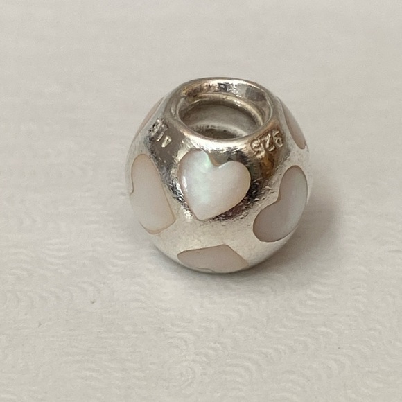 pandora “love me” mother of pearl charm - Picture 1 of 6